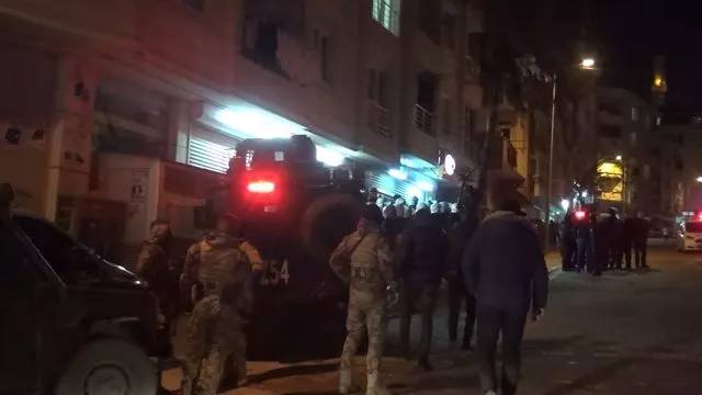 İstanbul'da markette 'yetersiz bakiye' kavgası: Polis biber gazı kullandı 4